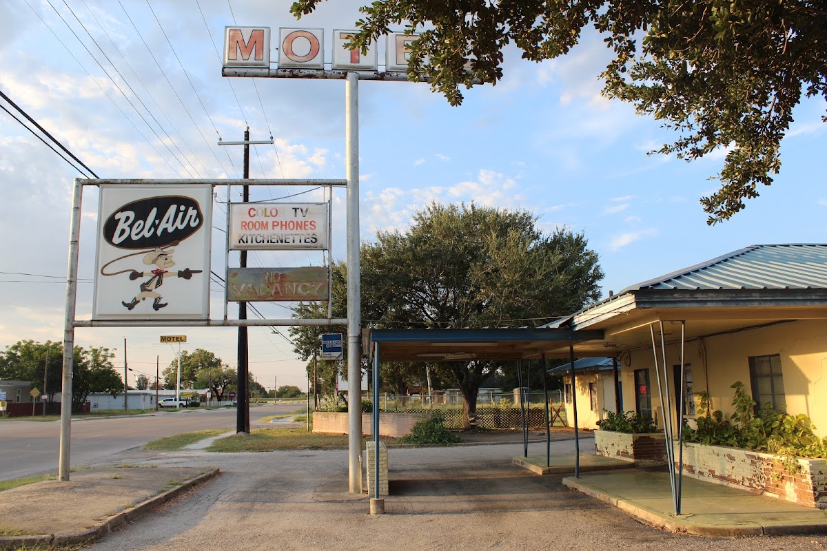 Bel Air Motel