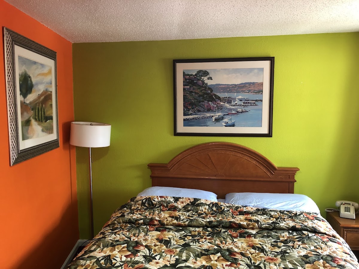 Traveler's Inn photo 2