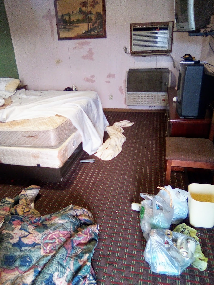 Economy Inn photo 2