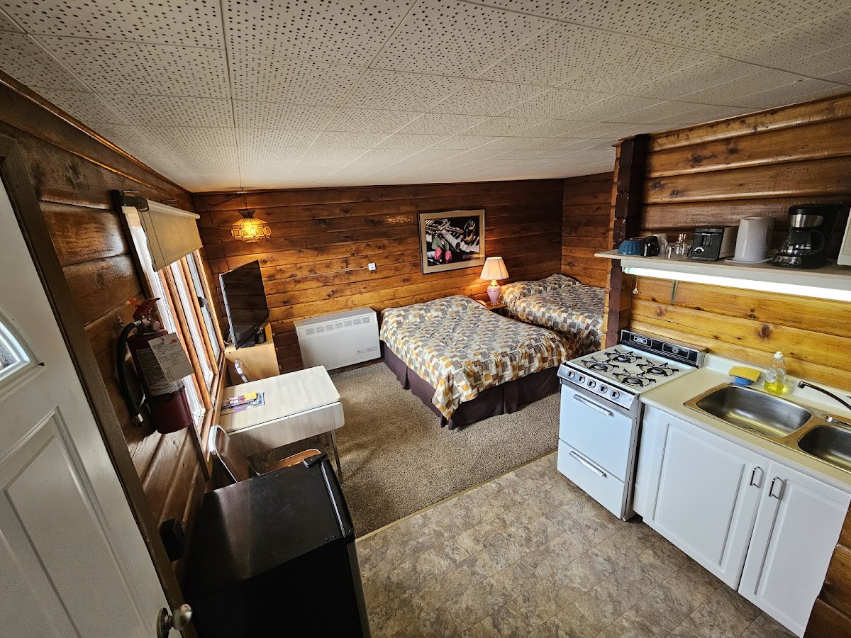 Cedar Lodge Motel photo 2