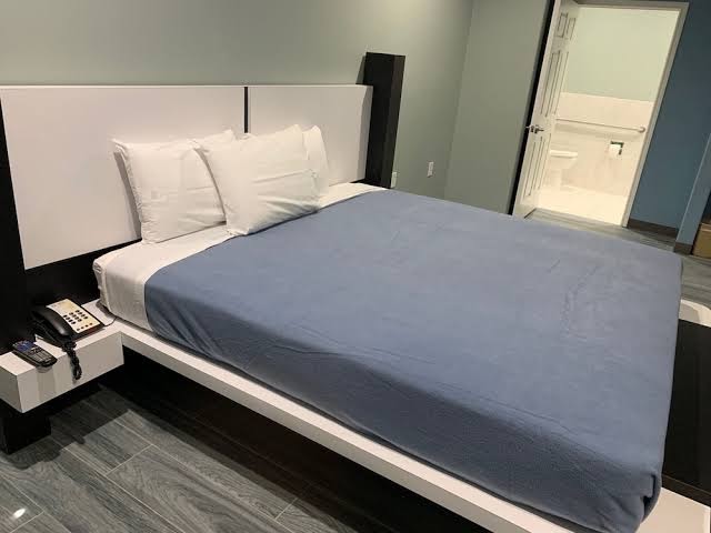 Crystal Suites photo 2