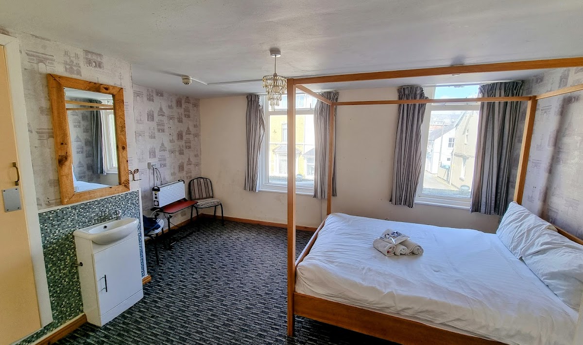 The Clarendon Hotel photo 2