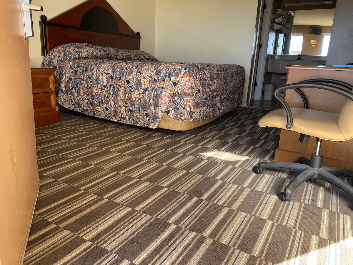 Economy Inn photo 2