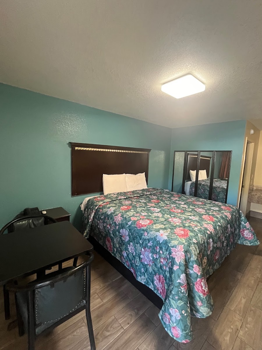 Parkway Inn