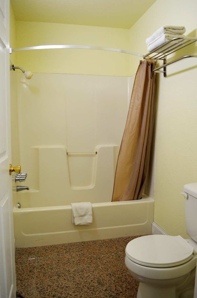 Budget Inn photo 3