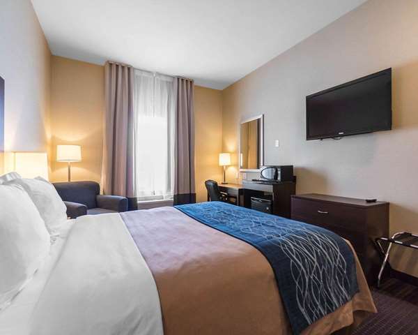 Comfort Inn & Suites photo 2