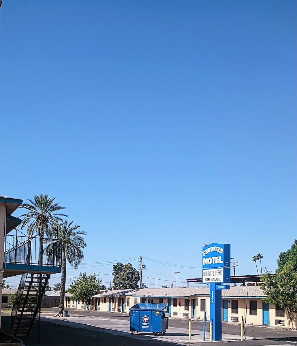 Frontier Motel photo 3