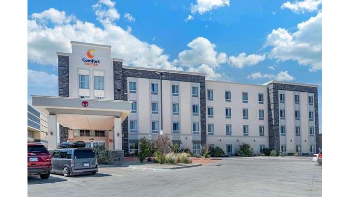 Comfort Suites University