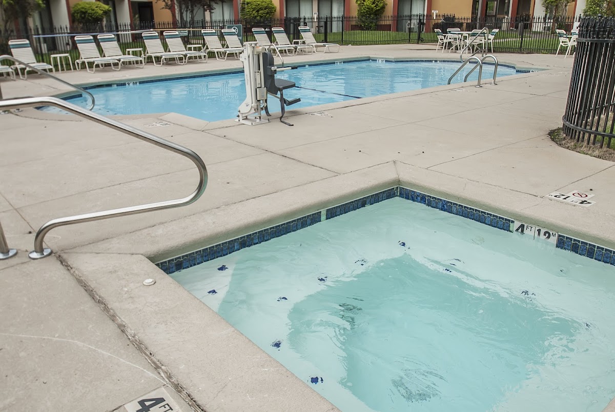 Quality Inn & Suites photo 3