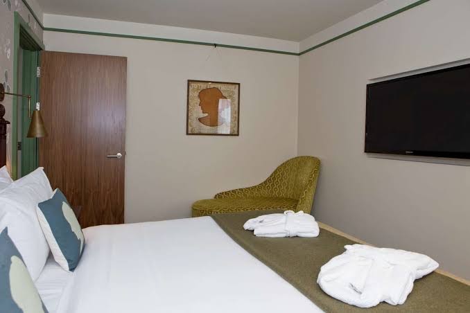 Morton Hotel photo 2
