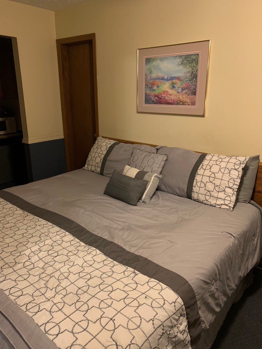 Blue Spruce Motel photo 3