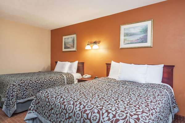 Red Carpet Inn photo 2