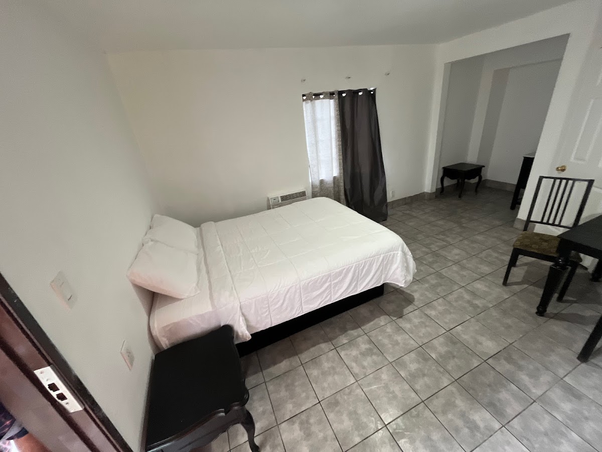 Clarendon Hotel photo 2