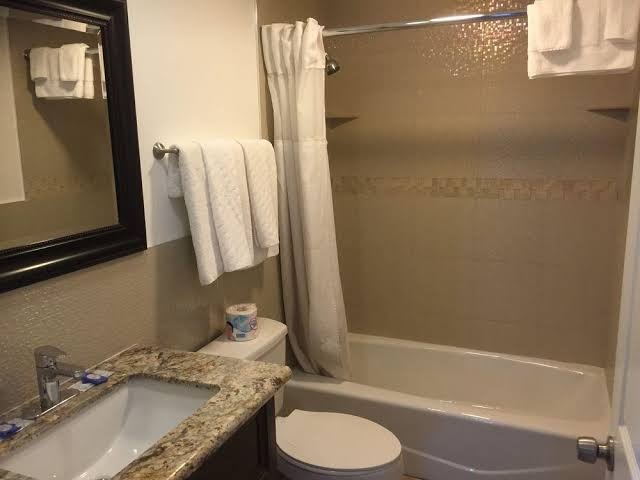 Bayshore Inn photo 3