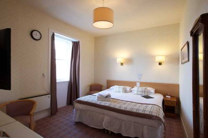 Kings Arms Hotel photo 2