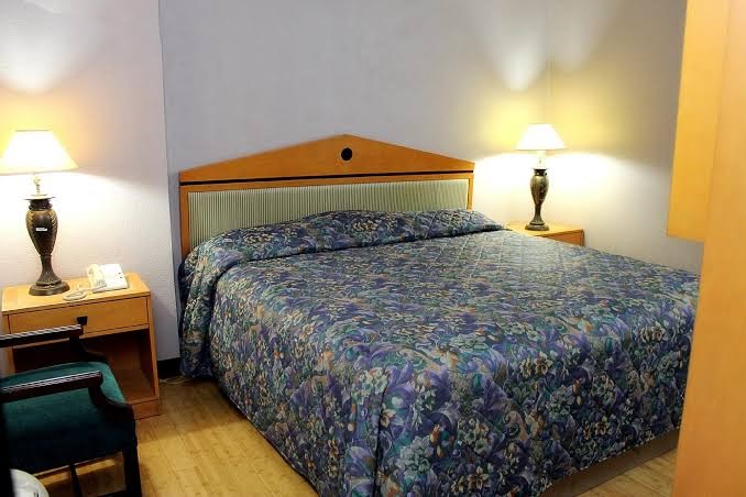 Economy Inn photo 2