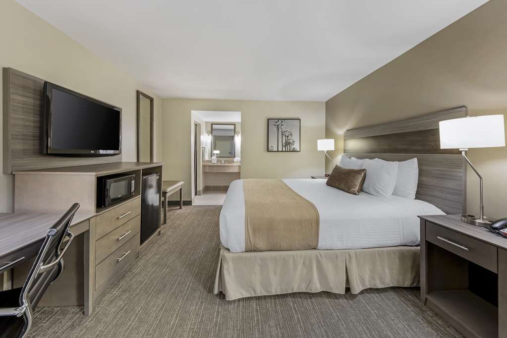 Best Western Plus Executive Inn photo 2