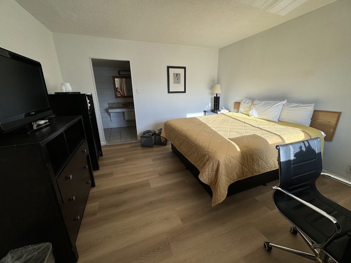 Economy Inn photo 2