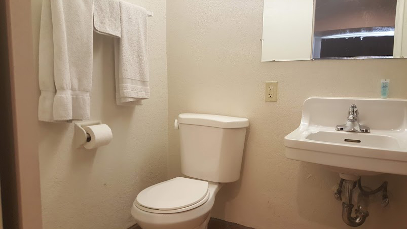 Town & Country Motel photo 3