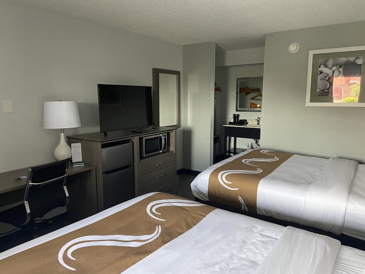 Quality Inn photo 2