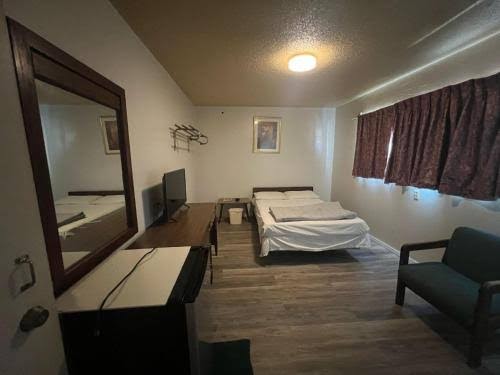 Economy Inn photo 3