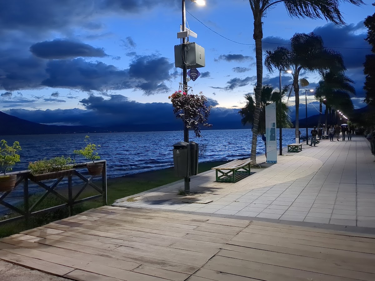 Malecón pueblo Mágico Ajijic