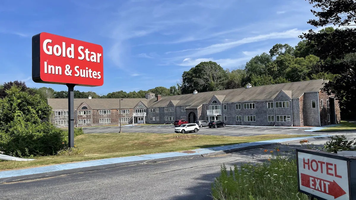 Gold Star Inn & Suites