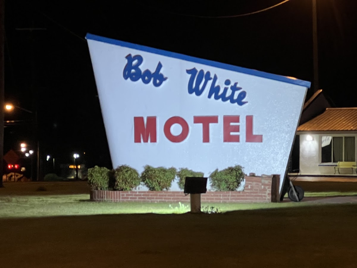 Bob White Motel