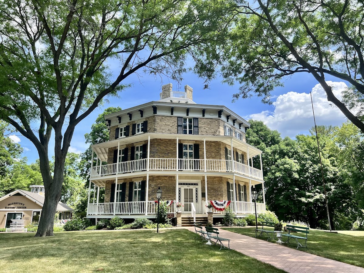 Octagon House Museum