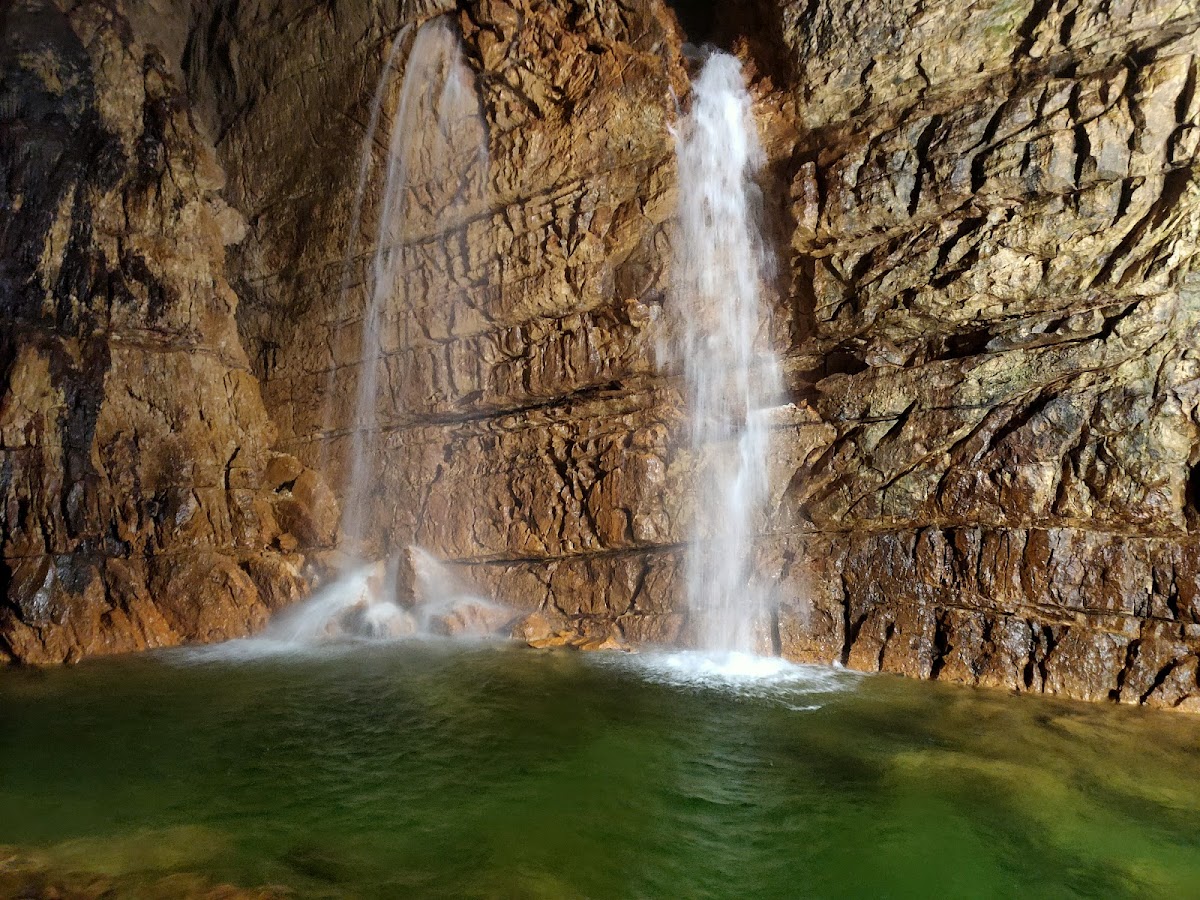 Stiffe Caves