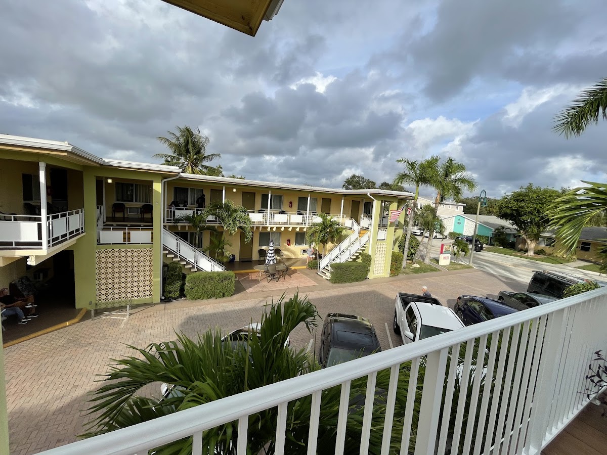 Capri Motel & Apartments