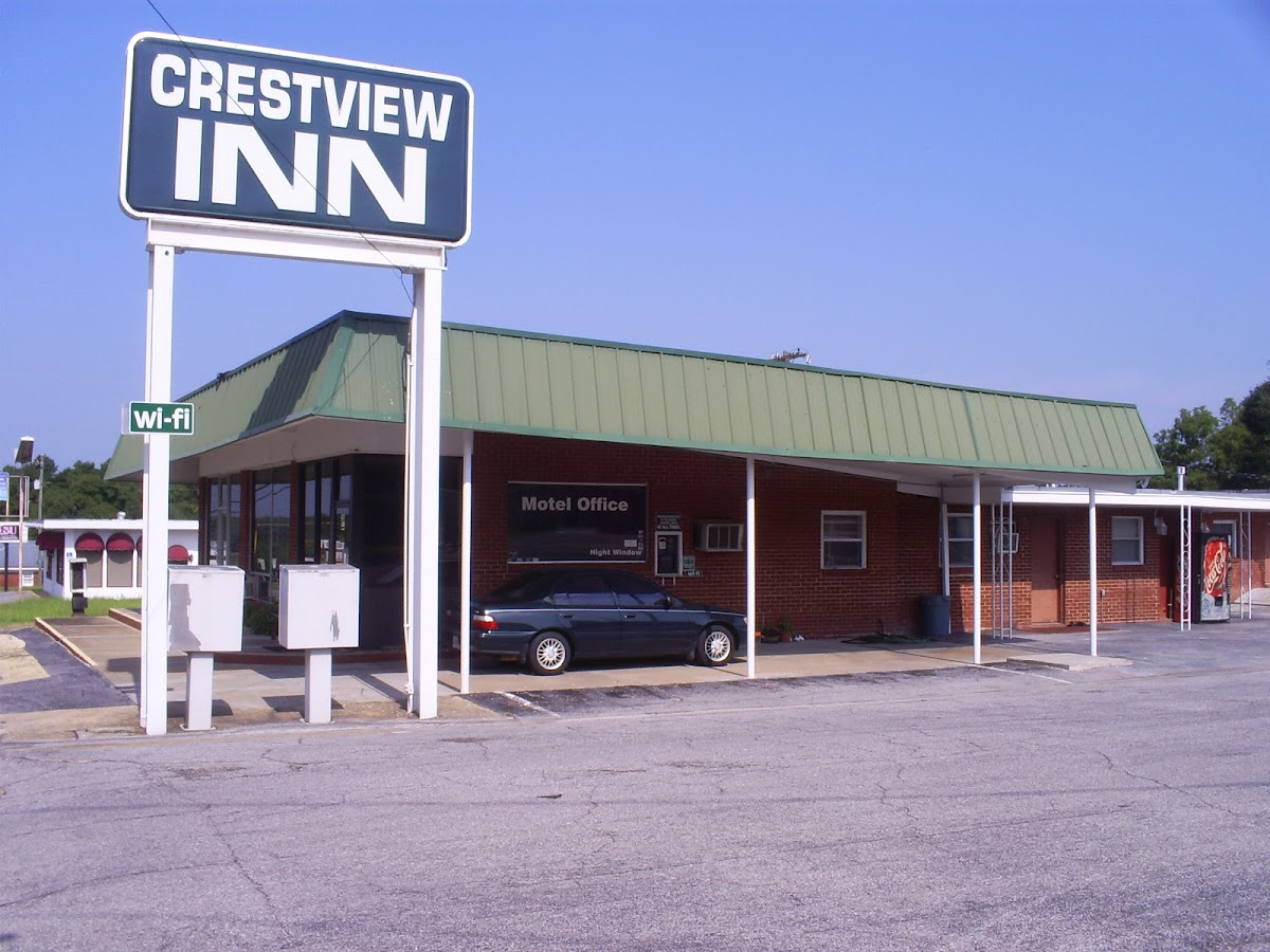 Crestview Inn