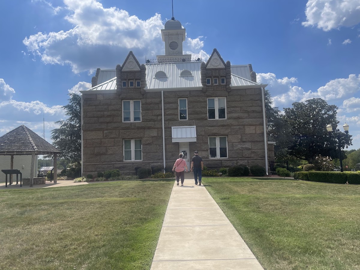 Chickasaw Council House and Museum