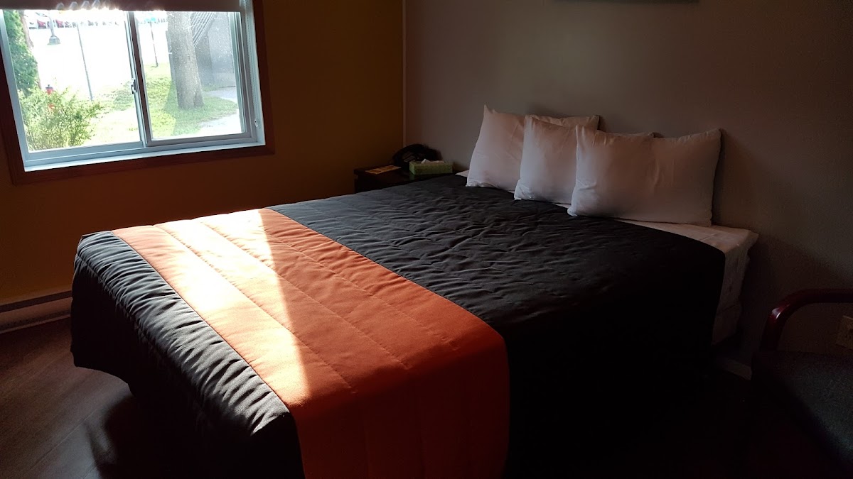Room 8