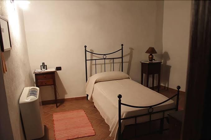 Room 8