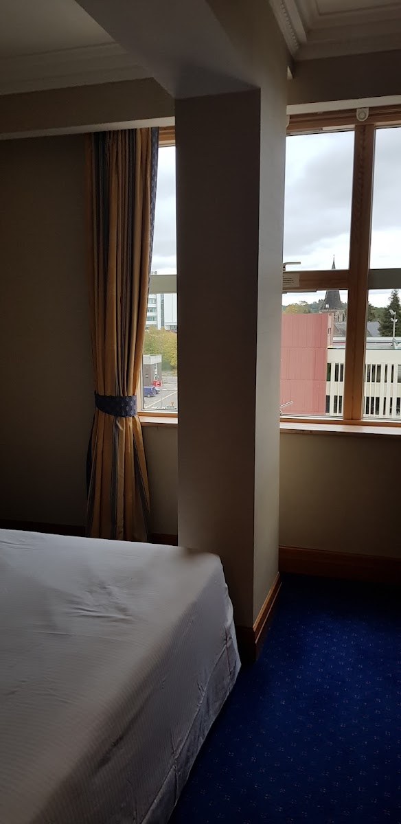 Room 9