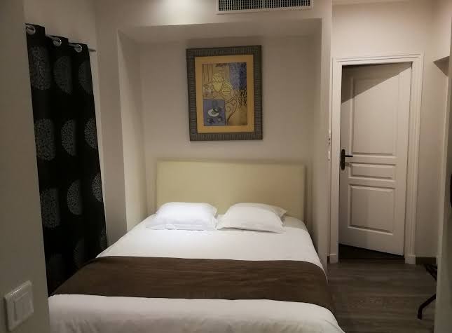 Room 8