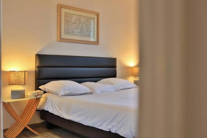 Room 9