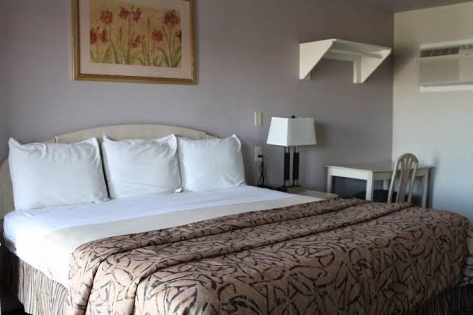 Room 8