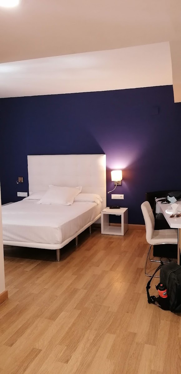 Room 8