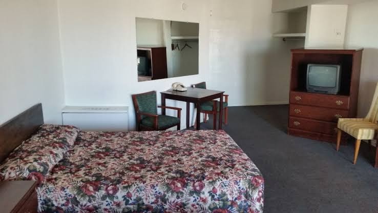 Room 8
