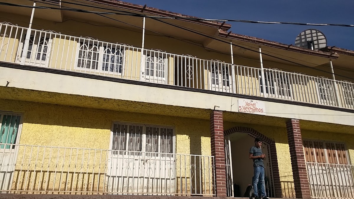Hotel 5 hermanos