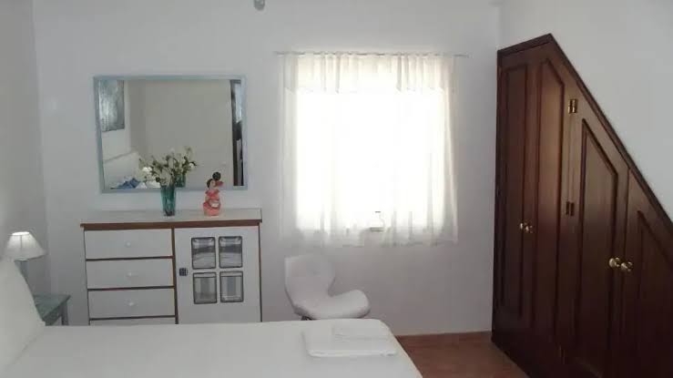 Room 8