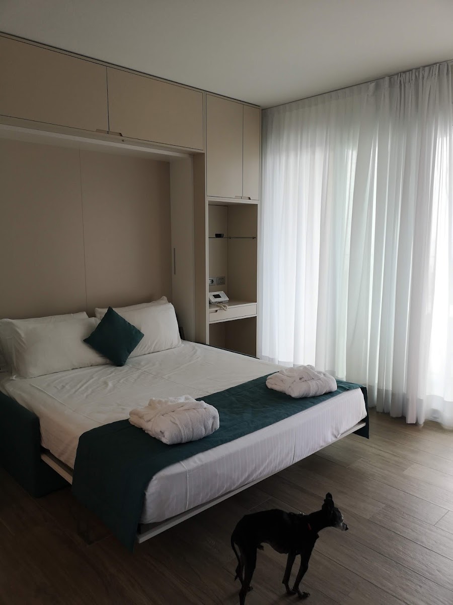 Room 8