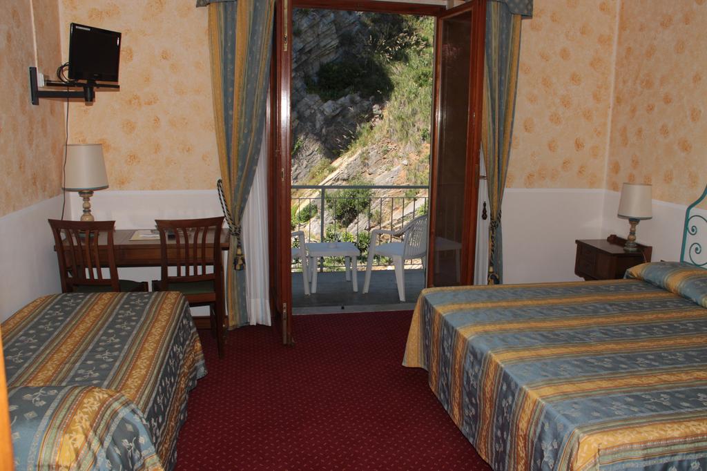 Room 5
