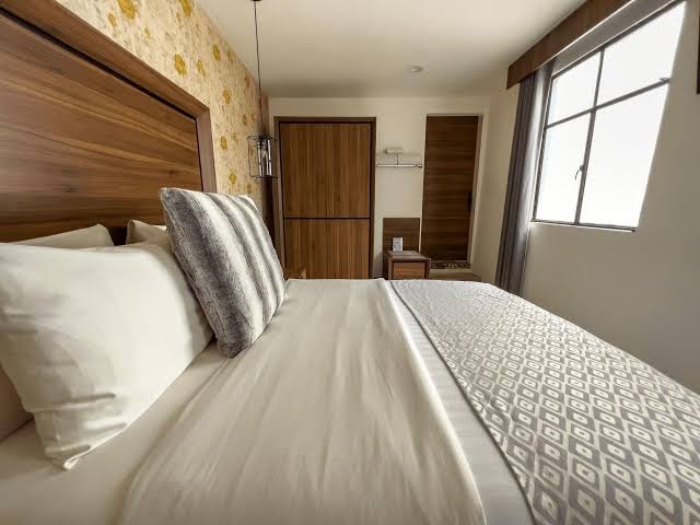 Room 9