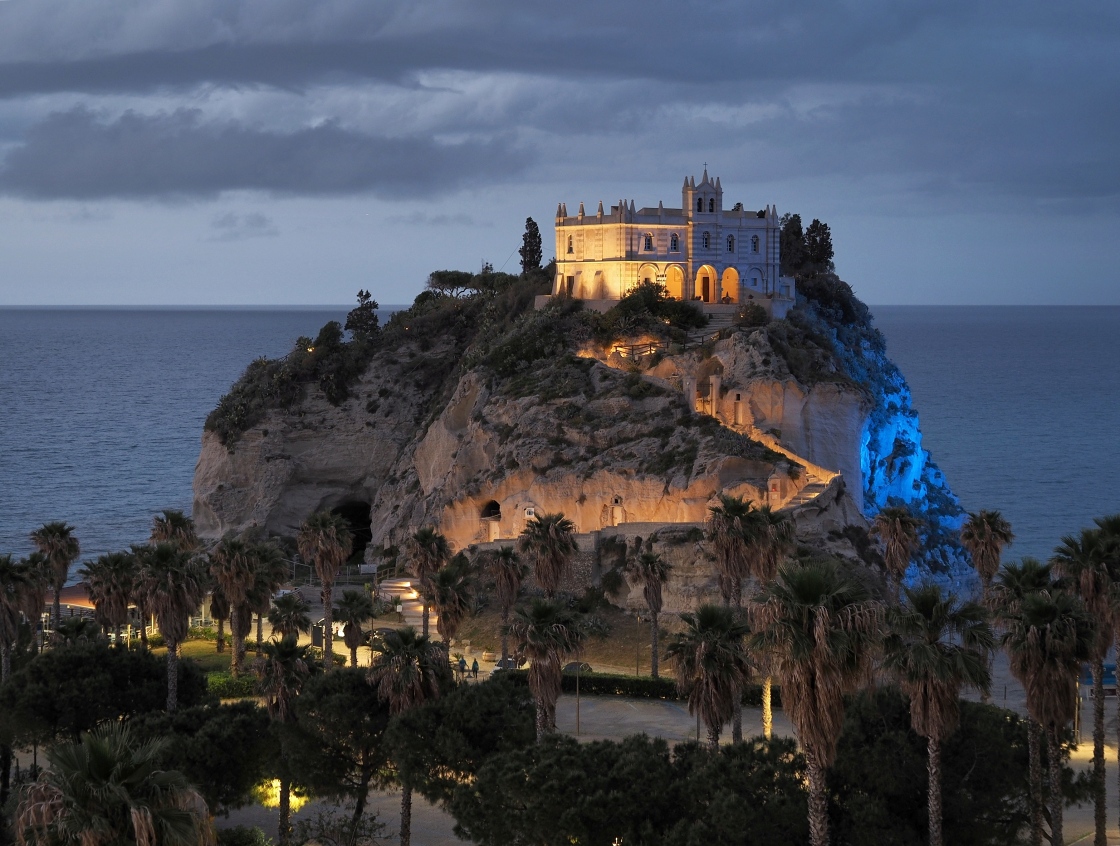 Santuario di Santa Maria dell'Isola di Tropea