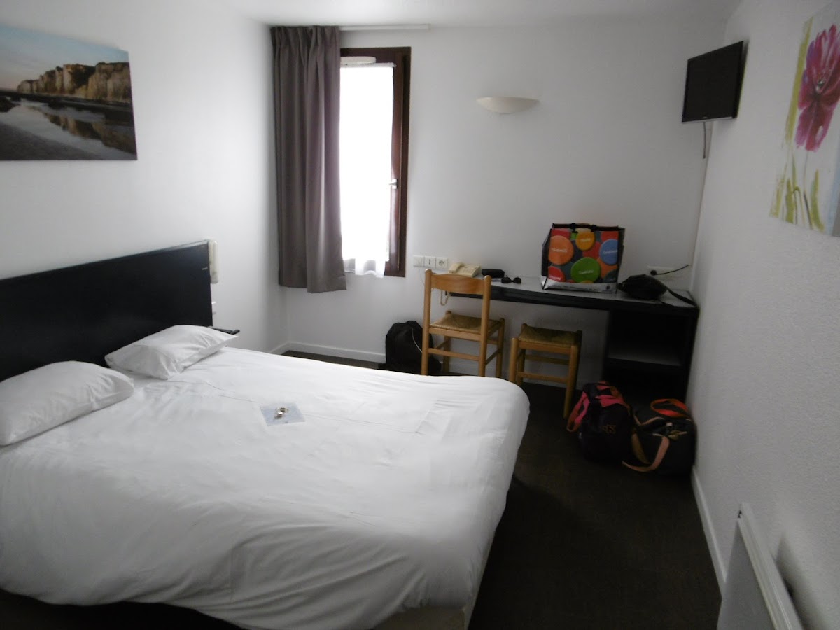 Room 8