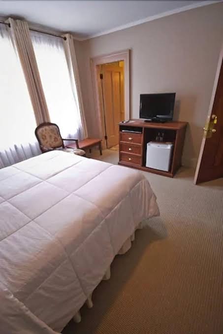 Room 8