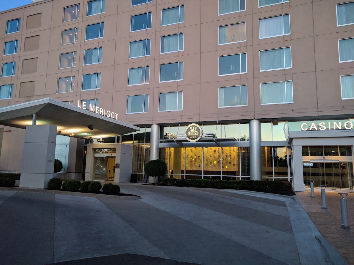 Le Merigot Hotel